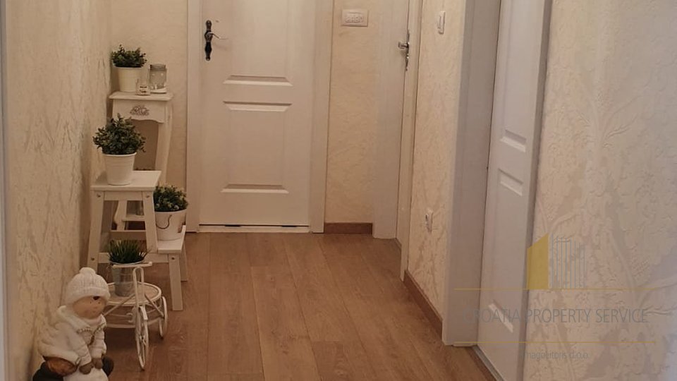 GORGEOUS SHABBY CHIC APARTMENT , IN STROŽANAC , NEAR THE CITY OF SPLIT
