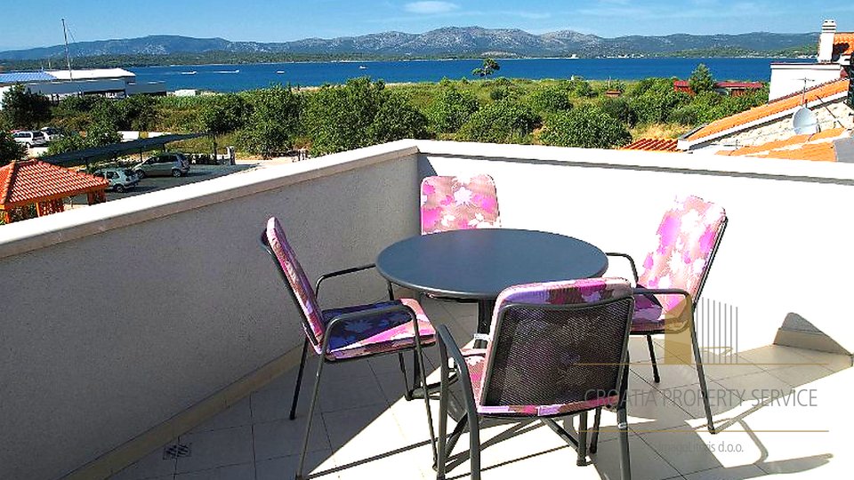 Huge estate of 3000 m2 with two luxury villas just 50 meters from the sea on Murter, Sibenik area!