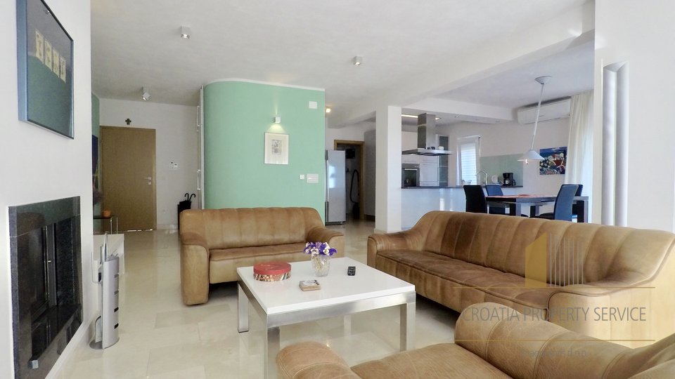 Hiša, 480 m2, Prodaja, Makarska