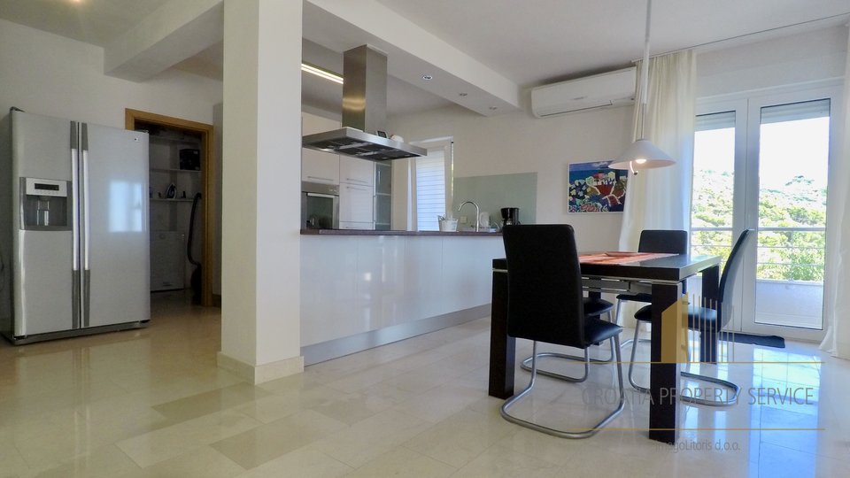House, 480 m2, For Sale, Makarska