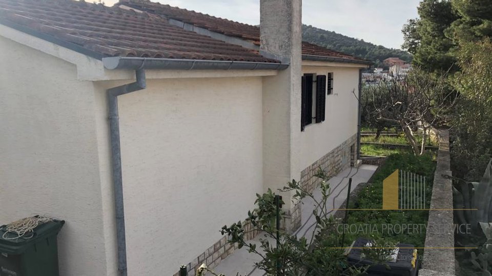 ONE –STOREY HOUSE IN RAŽANJ, SECOND ROW FROM THE SEA + LAND PLOT OF 263M2 WITH PROJECT