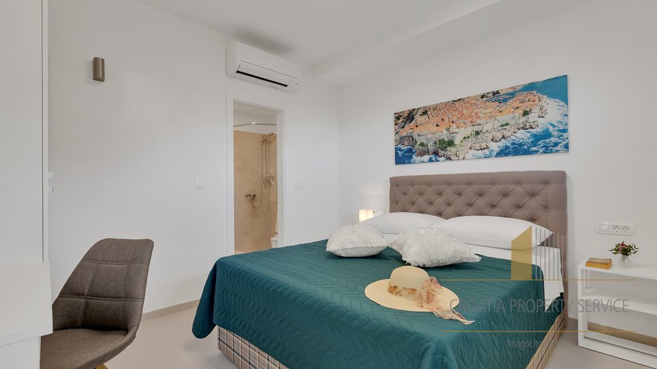 MODERN APARTMENT HOUSE WITH OPEN SEA VIEW FROM ALL WINDOWS! PODGORA!