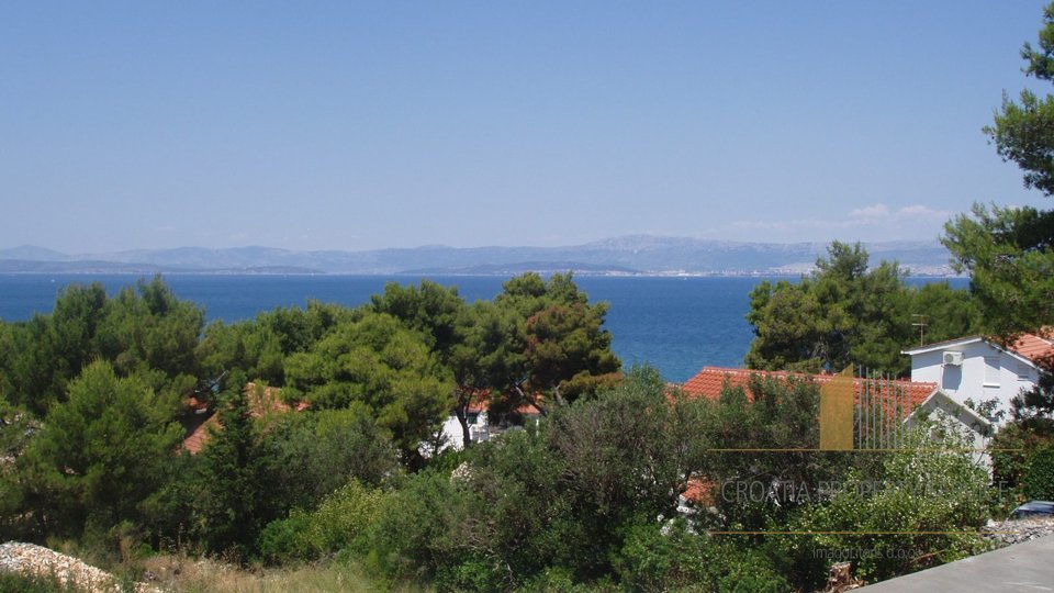 New villa in Sutivan with a sea view and the possibility of building a swimming pool, just 250 meters from the sea, Brač!