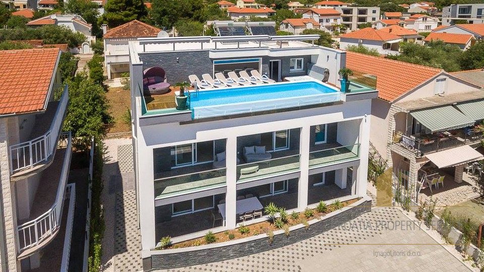 House, 380 m2, For Sale, Rogoznica