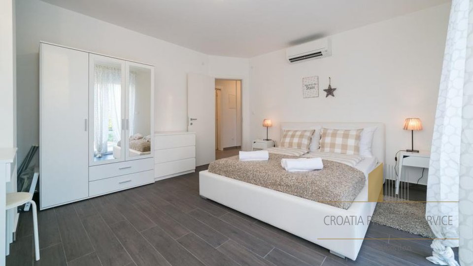 Casa, 180 m2, Vendita, Zadar