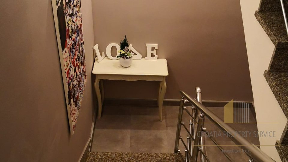 Appartamento, 100 m2, Vendita, Vodice