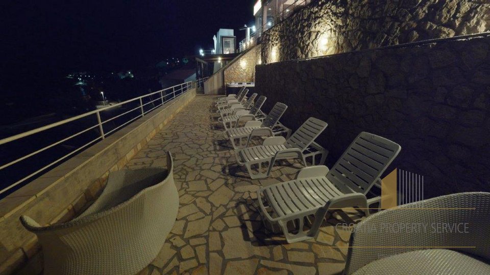 Hotel, 1500 m2, For Sale, Pag