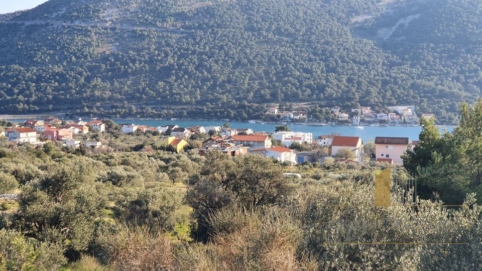 BUILDING LAND PLOT IN GREBAŠTICA WITH CONCEPTUAL SOLUTION FOR BUILDING THREE VILLAS WITH SWIMMING POOLS