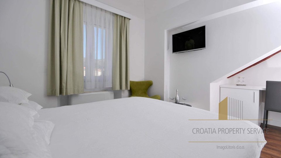 Fantastic waterfront hotel with medieval Trogir and sea view