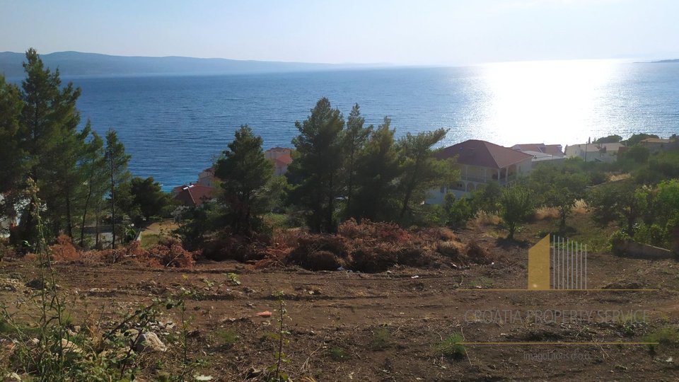 BUILDING LAND PLOT WITH GREAT SEA VIEW, NEAR OMIŠ