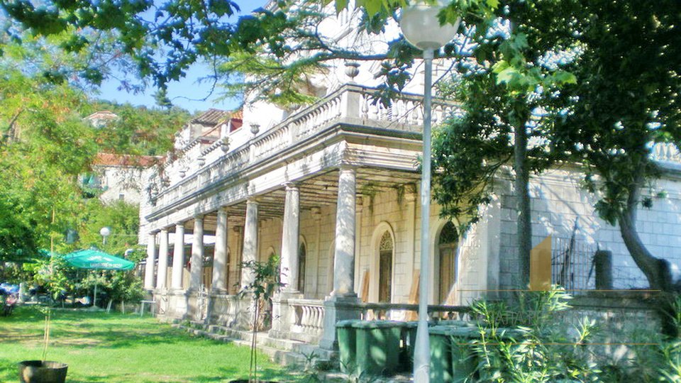 Prodaje se stara luksuzna palača na otoku Šipan, samo 80 metara od plaže