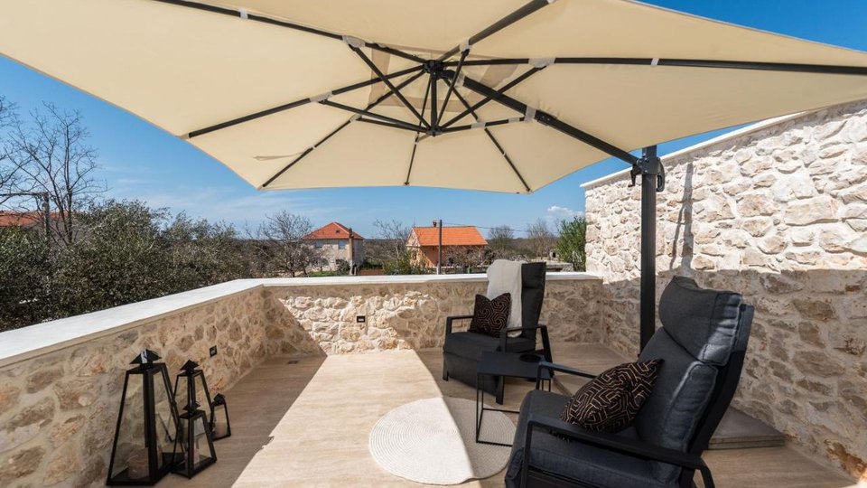 Beautiful stone villa with pool near Zadar! 680 000 €