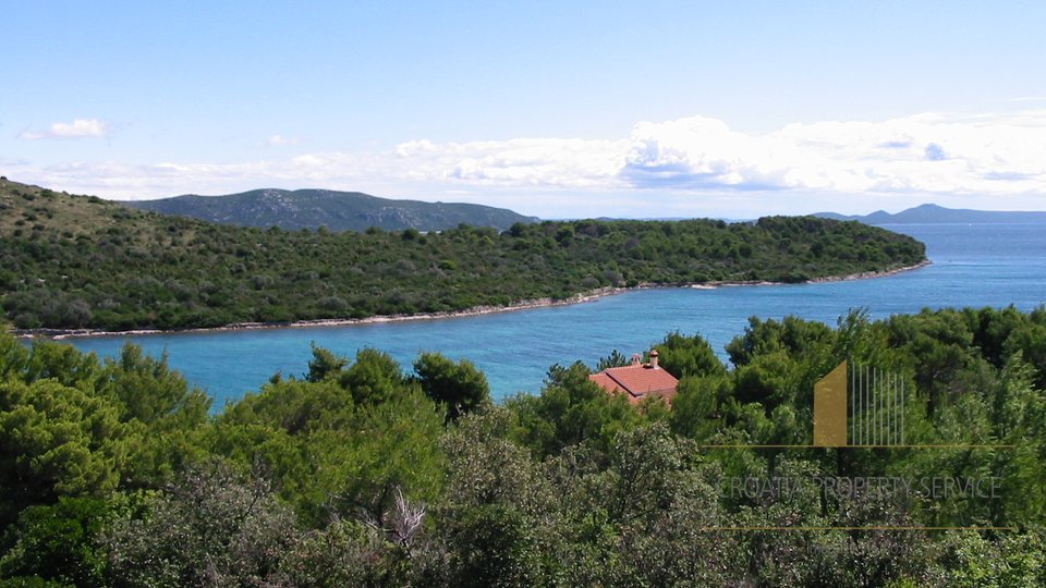 Building Land on island Iž (Zadar)