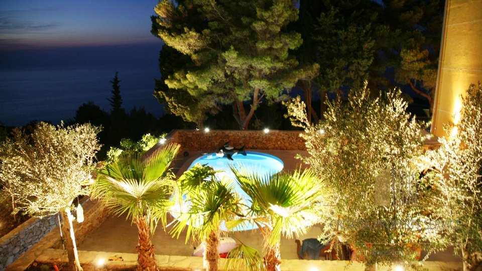 Die Insel Vis - Luxusvilla mit Pool und wunderschönem Meerblick!