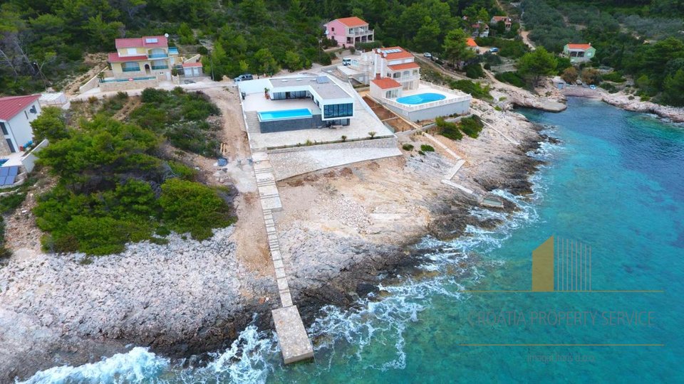 Luxusvilla in einzigartiger Lage in erster Reihe zum Meer! Fantastische Aussicht! Die Insel Korcula!