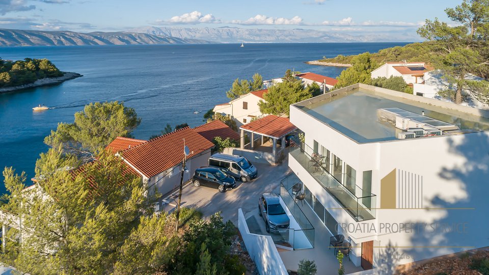Einzigartige ultramoderne Villa auf Hvar mit fantastischem Meerblick!
