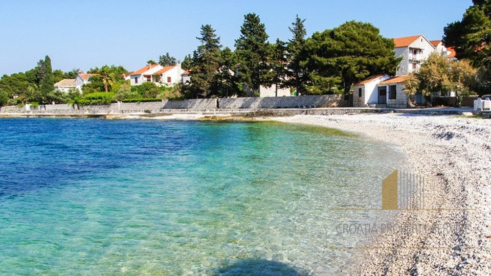 Building land with legalized house and sea view! The island of Brac!