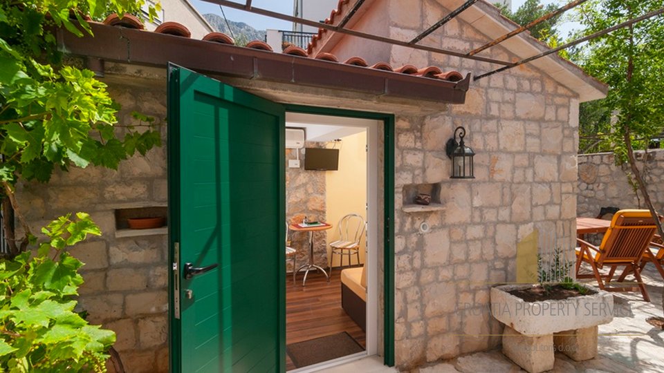 Charming stone house with sea view near Omis!