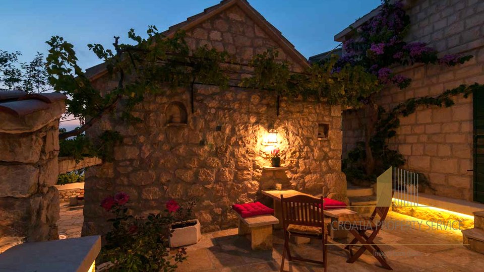 Charming stone house with sea view near Omis!