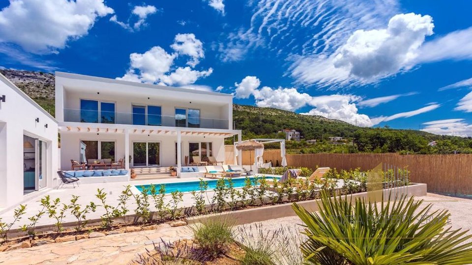 Split, Umgebung - schöne Villa mit Pool auf einem Grundstück von 860 m2