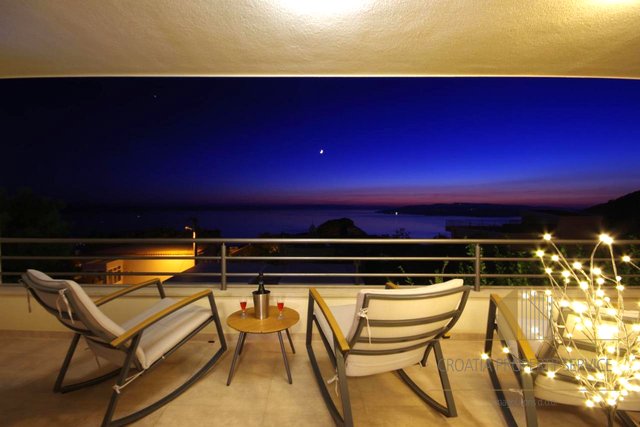 Moderne Villa mit fantastischem Meerblick in den Vororten von Makarska!