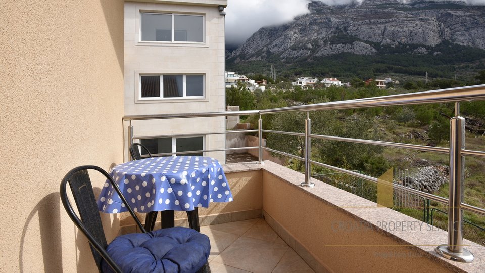 Freestanding house in a great location with fantastic sea view in Makarska!