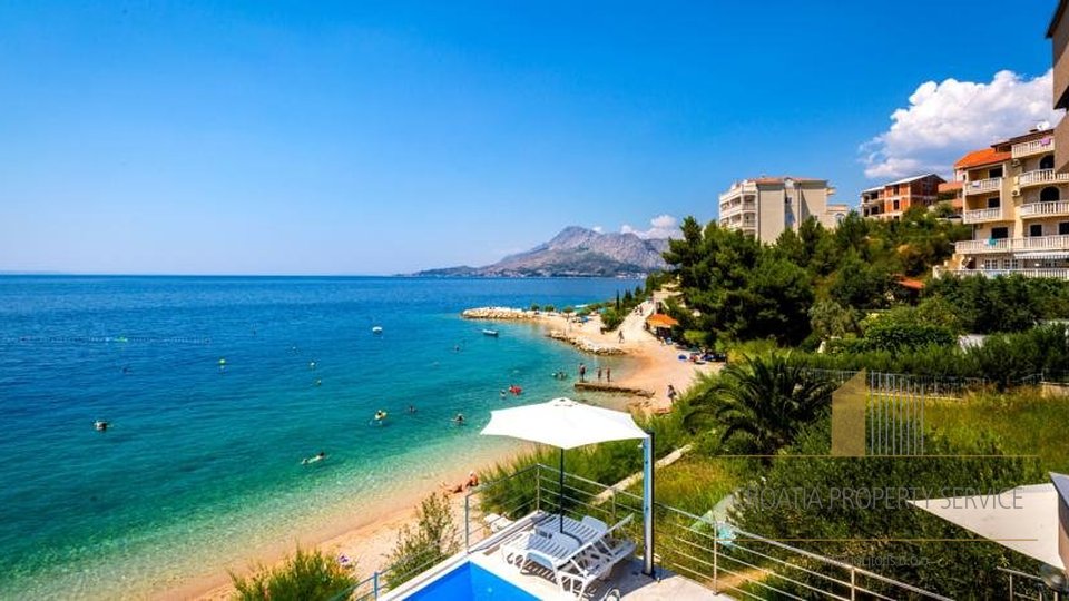 Fantastisches Landgrundstück zum Verkauf an Omis Riviera in der Nähe von Strandlinie - für den Bau eines Aparthotels gedacht!