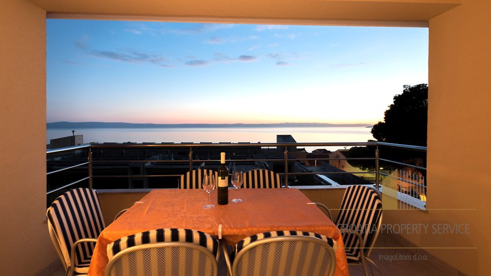 Samostojna hiša na odlični lokaciji s pogledom na morje v Makarski!