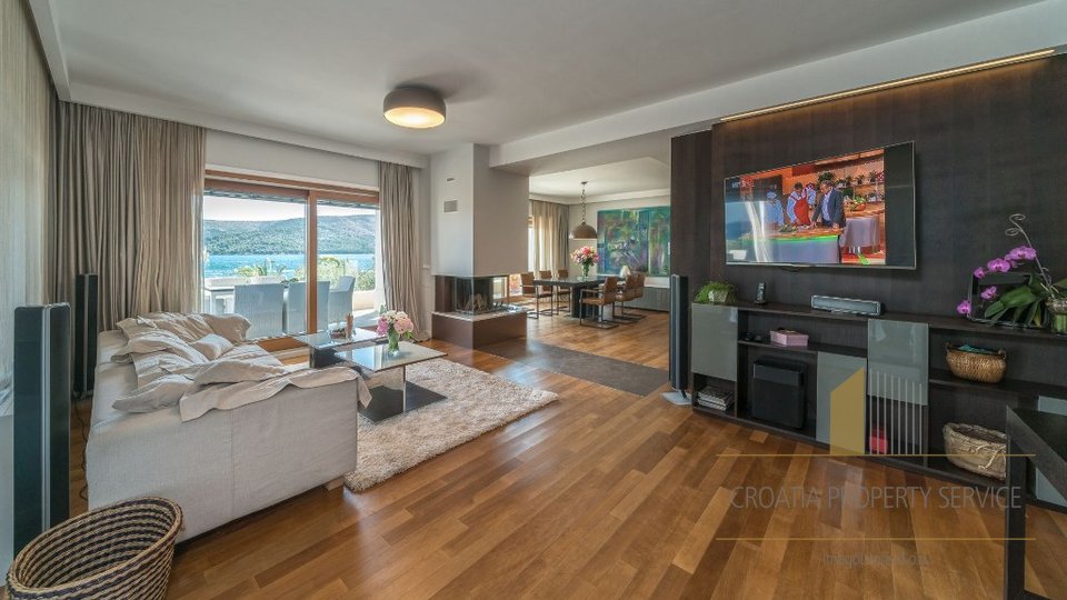 House, 580 m2, For Sale, Trogir