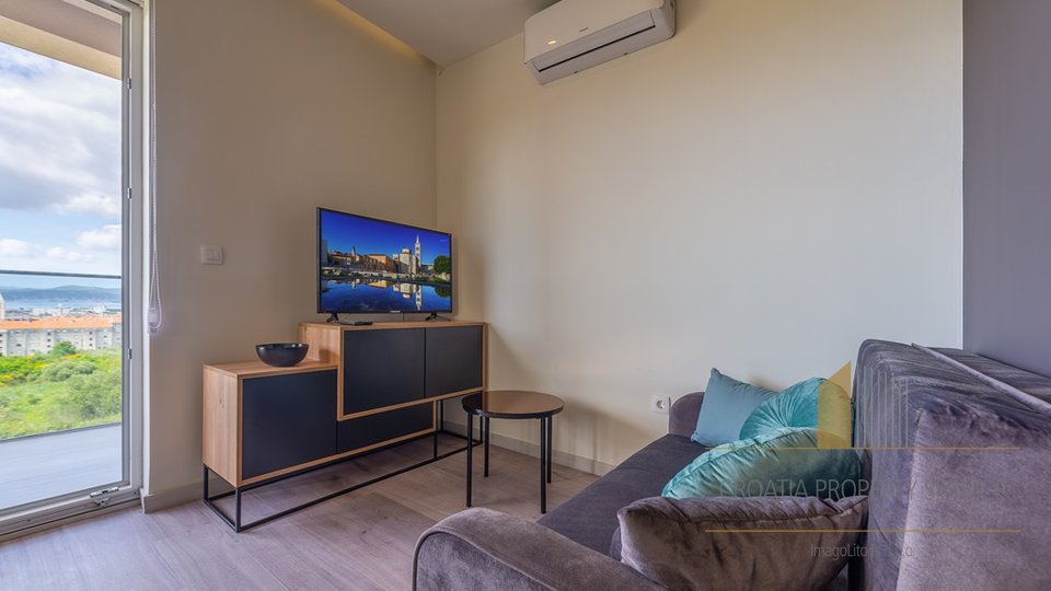 Moderna vila s fantastičnim pogledom na morje in mesto Zadar!