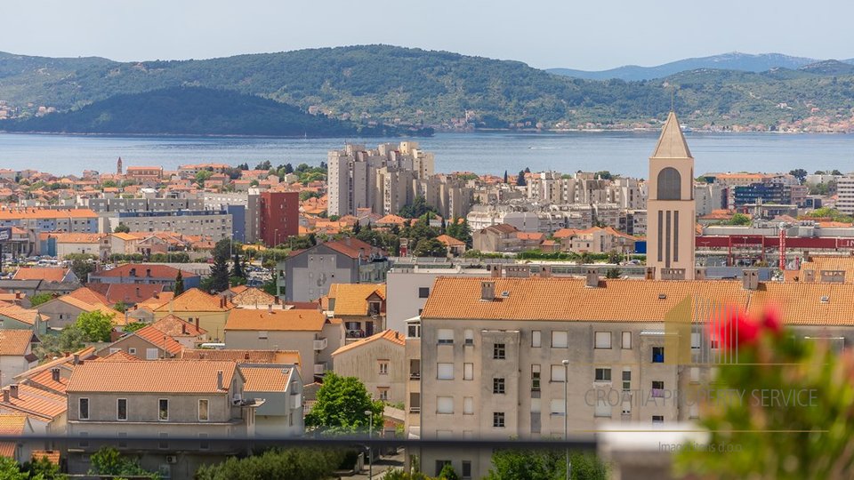 Moderna vila s fantastičnim pogledom na more i grad Zadar!