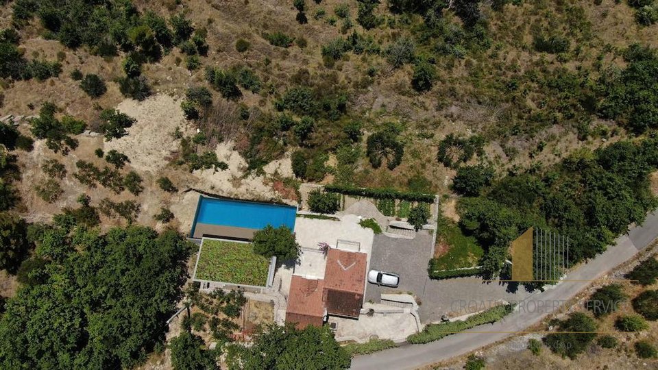 House in a unique location with a beautiful view of the sea and islands around Split!