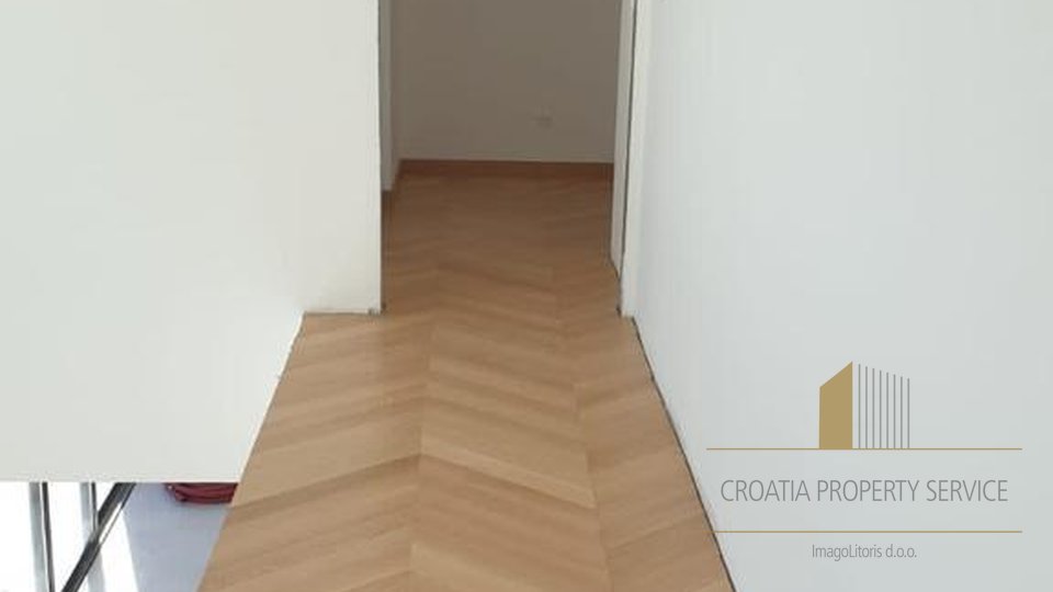 Casa, 270 m2, Vendita, Splitska