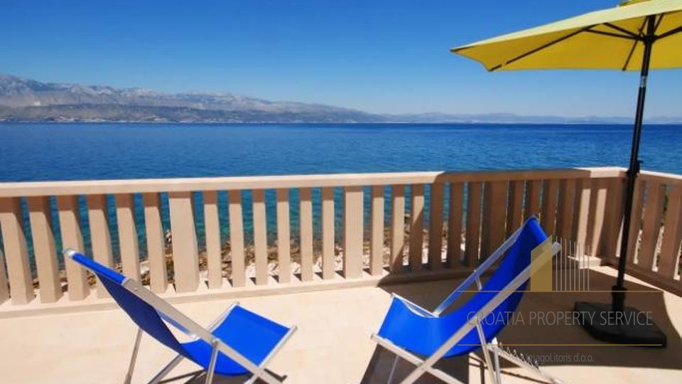 Villa first row to the sea with private entrance to the beach on the island of Brac!