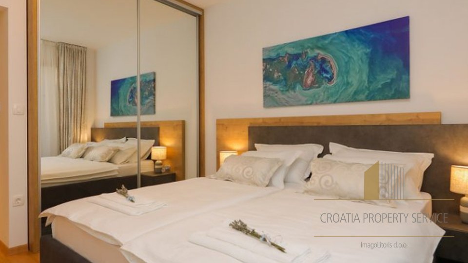 Luxusvilla in Toplage 140 m vom Strand entfernt in Supetar auf der Insel Brac!