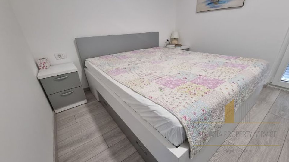 Möblierte Drei-Zimmer-Wohnung mit Meerblick in einem Neubau - Makarska!