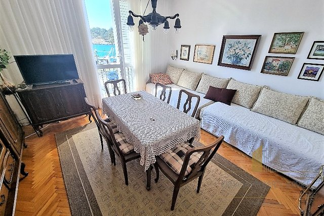 One bedroom apartment of 65m2 on the waterfront - Makarska!