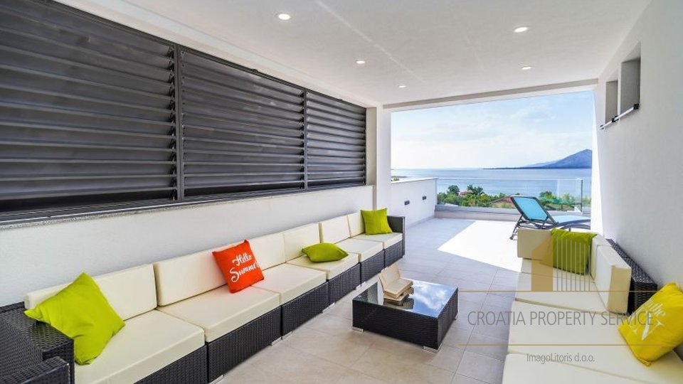 Luxury new villa with sea views near Zadar!