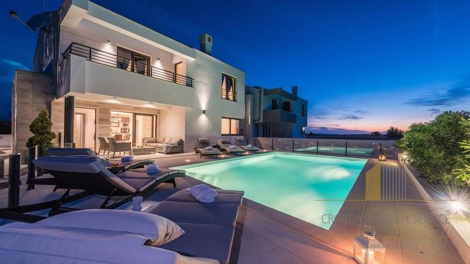Fantastische moderne Villa mit SPA-Oase, Whirlpool und Pool in der Nähe von Zadar!