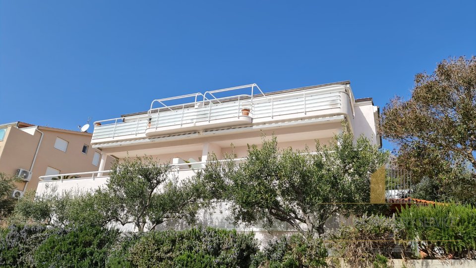 Two villas with pool 50 m from the sea on the island of Ciovo!