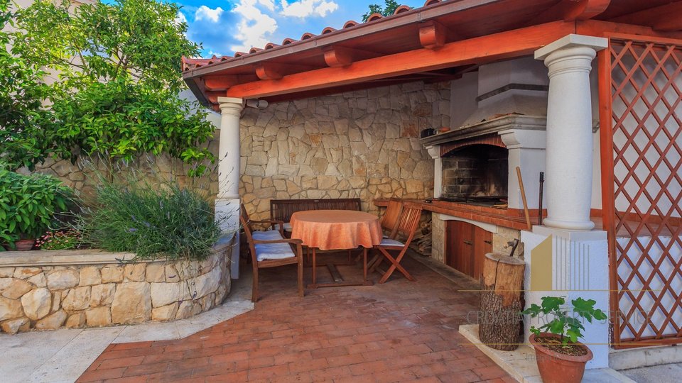 Two villas with pool 50 m from the sea on the island of Ciovo!