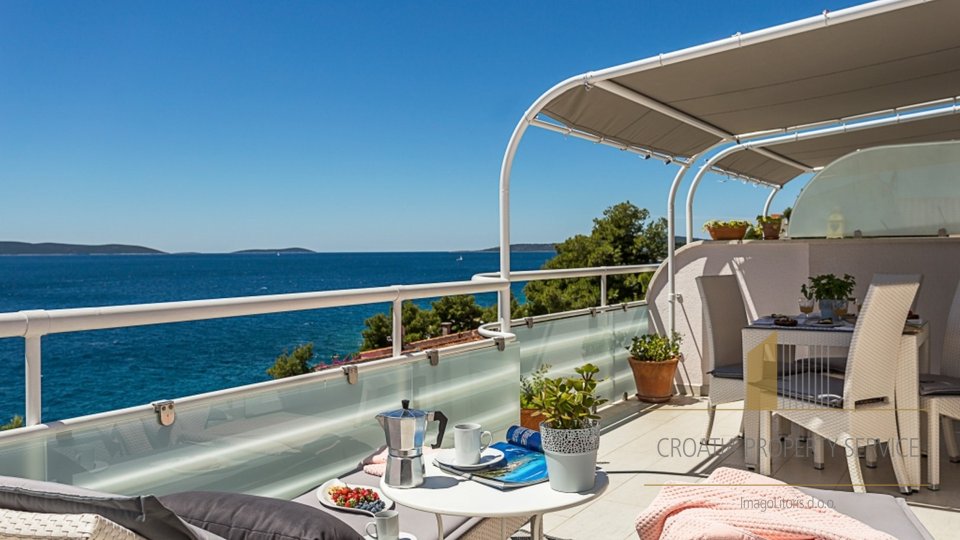 Wunderschöne Villa mit Pool 50 m vom Meer entfernt auf der Insel Čiovo!