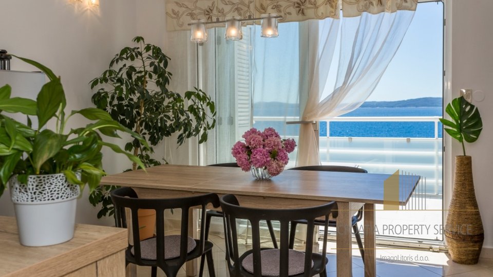 Two villas with pool 50 m from the sea on the island of Ciovo!