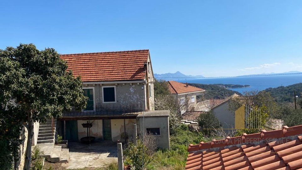 2 Häuser zum Renovieren mit wunderschönem Panoramablick auf das Meer - die Insel Brac!