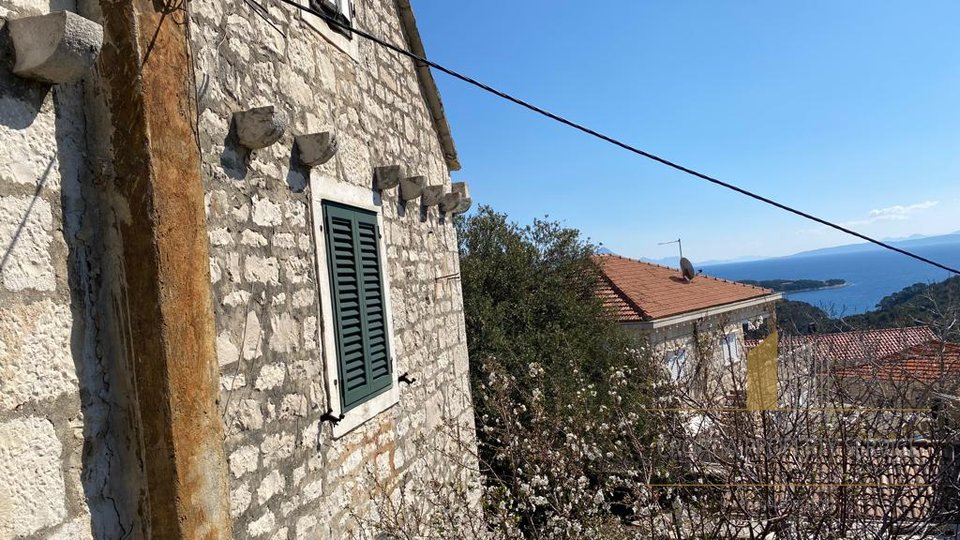 2 houses for renovation with a beautiful panoramic sea view - the island of Brac!