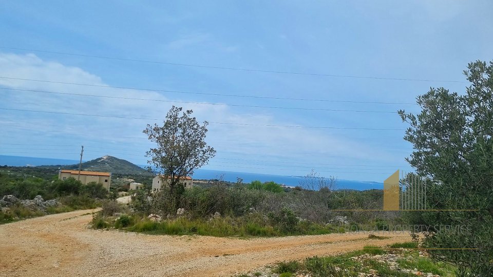Land in an attractive location with open sea view - Primosten!