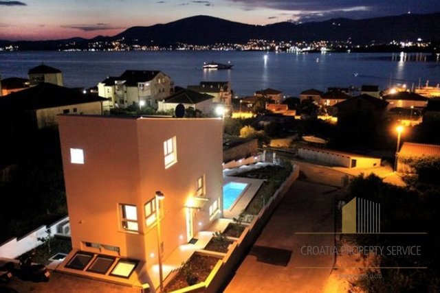 Incredibly nice modern villa with swimming pool on Ciovo, Trogir!