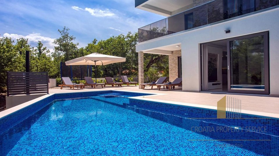 Luxusvilla mit Pool und Sauna in der Nähe von Omis!