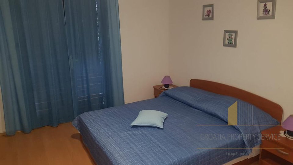 Apartmajska hiša s čudovitim pogledom na morje na - otok Hvar!