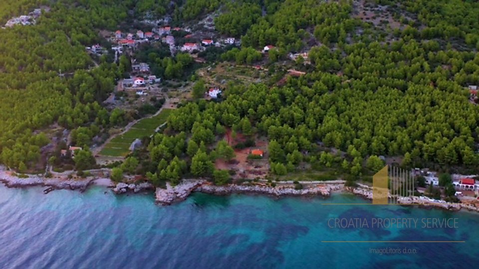 Zazidljivo zemljišče na atraktivni lokaciji s pogledom na morje - otok Hvar!